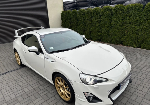 Toyota GT86 cena 89999 przebieg: 70000, rok produkcji 2013 z Serock małe 497